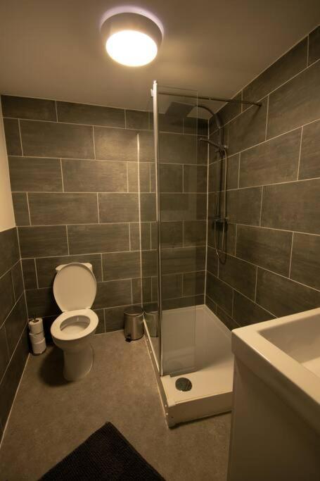 סוואנסי Luxe Living City Apartment - Beach, Wifi, Parking מראה חיצוני תמונה